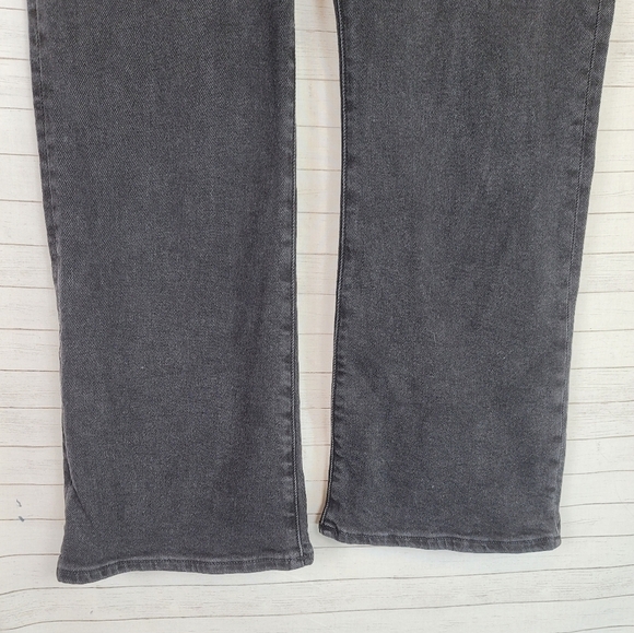 MADEWELL MID-RISE KICK OUT JEANS IN RINSED BLACK, SZ 31 - Picture 2 of 16